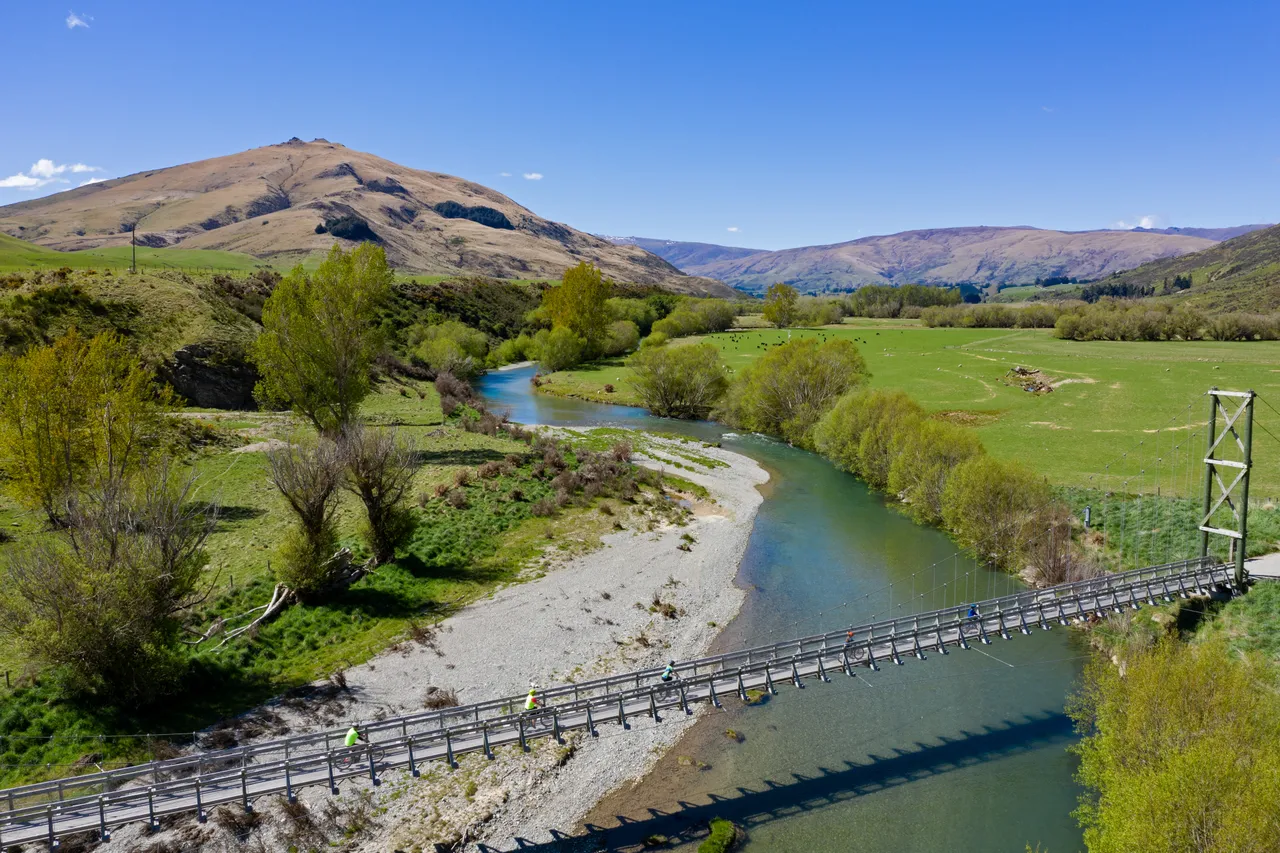 Athol Bridge Biking - Southland, New Zealand - Credit Chris McLennan (11)
