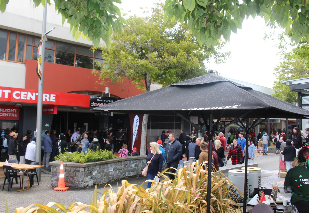 Christmas in the CBD - Southland, New Zealand - Credit Great South (9)