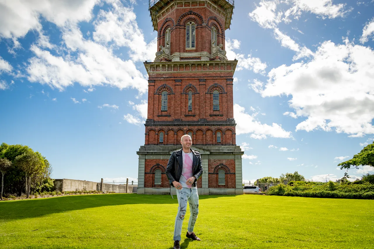 SIX60 Chris Mac at Water Tower - Southland, New Zealand - Credit Air New Zealand (1)