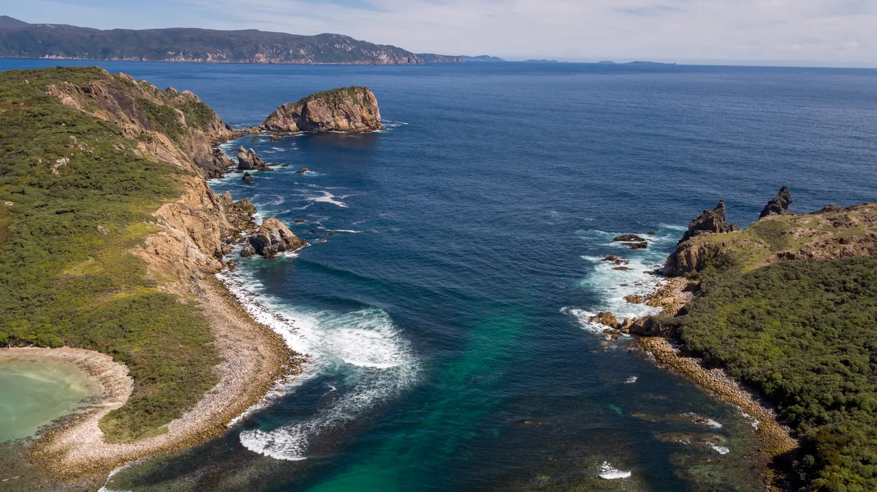 Mason Bay & The Gutter - Stewart Island - Southland, New Zealand - Credit Videocopter (5)