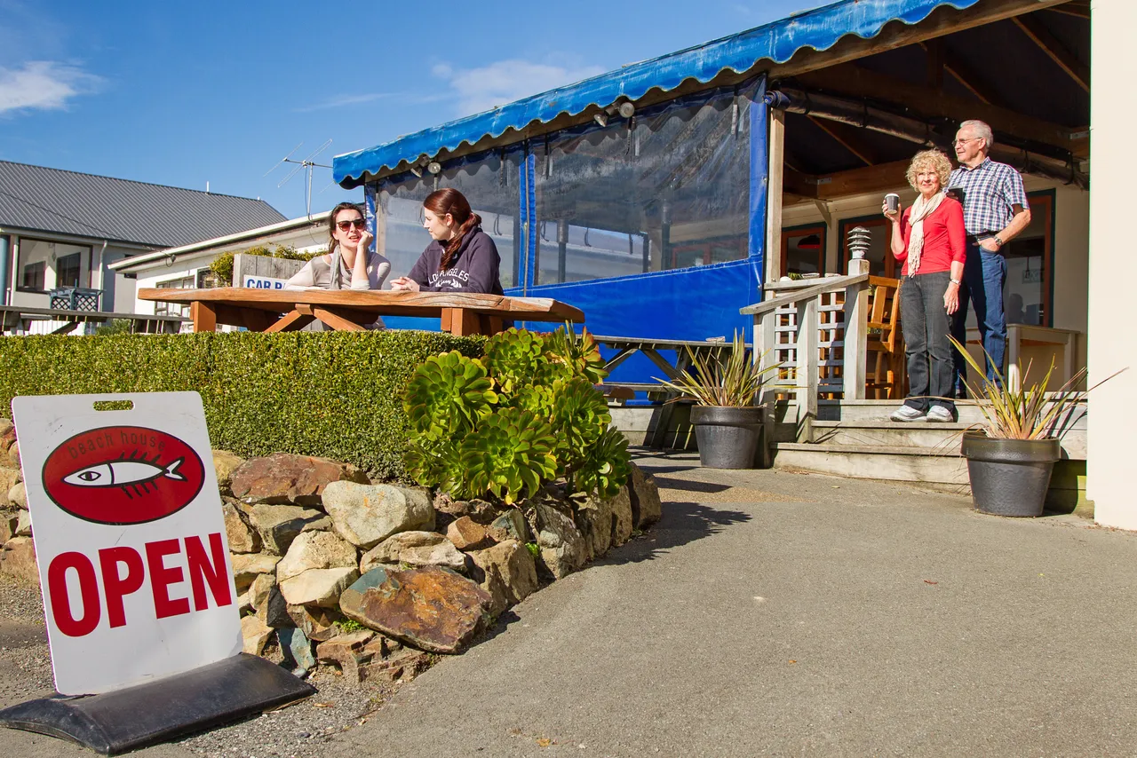 Beachhouse Restaurant - Southland, New Zealand - Credit Pink Penguin Studio (1)