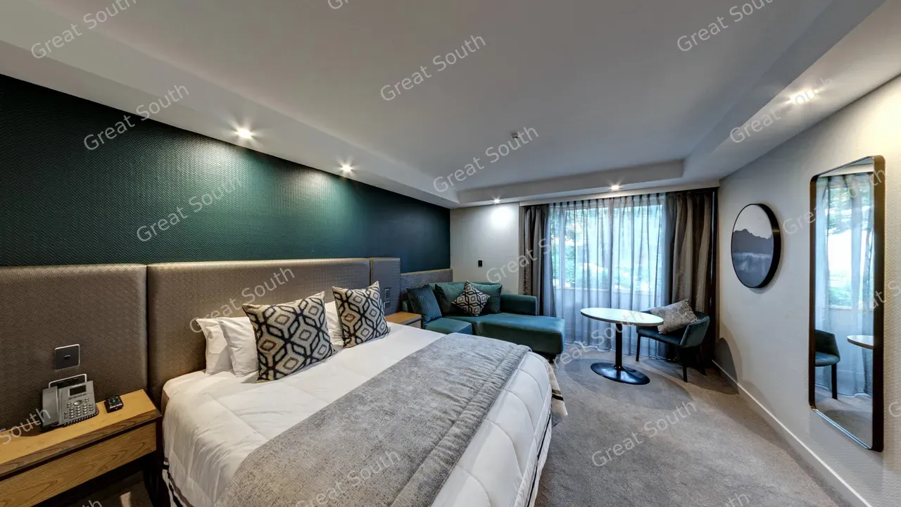 Deluxe Super King Hotel Room at Distinction Luxmore Hotel Te Anau
