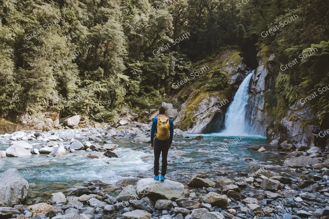 Giant Gate Falls - Milford Track Day Walk - Milford Sound End - Credit Fiordland Outdoors (3)