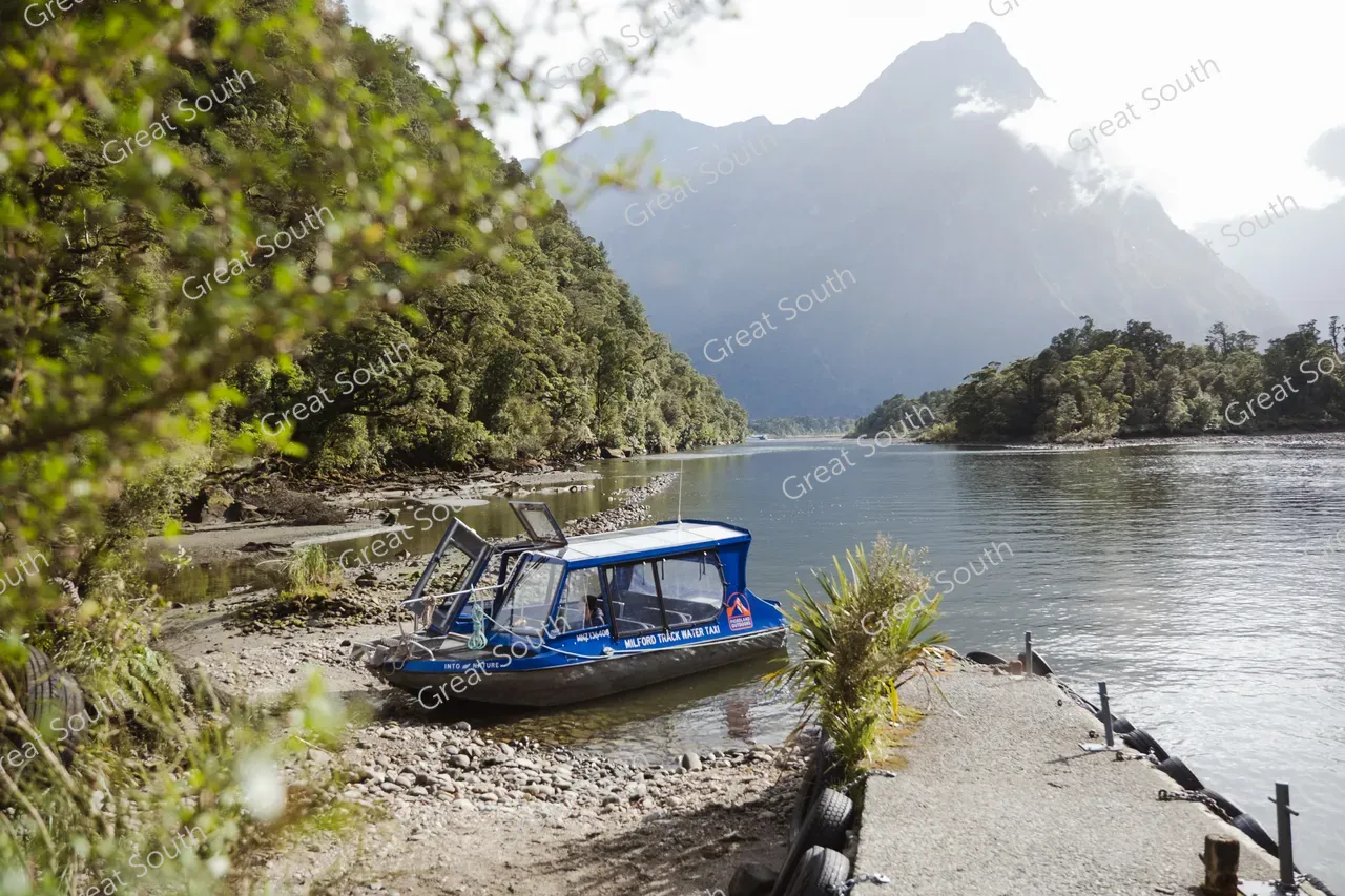 Sandfly Point Water Taxi - Credit Fiordland Outdoors (1)