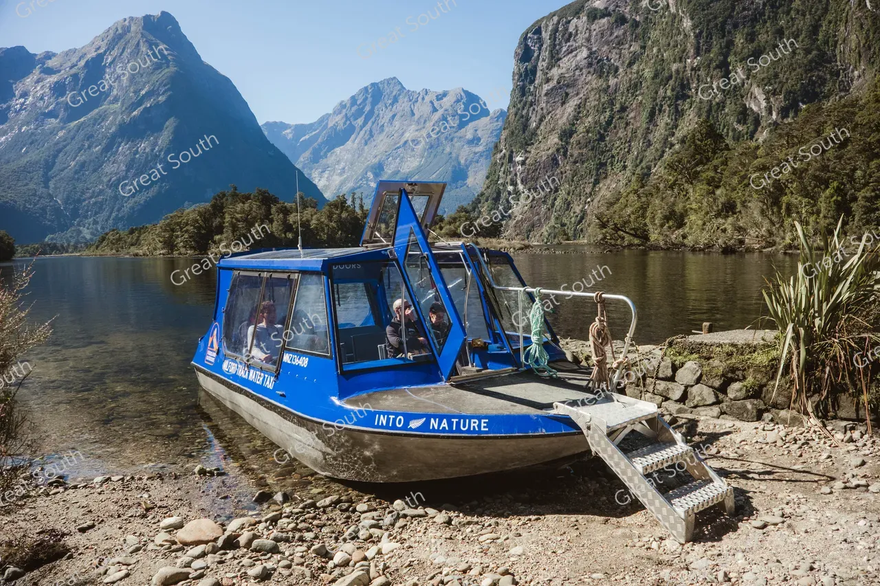 Boat Shots - Milford Track Day Walk - Milford Sound End - Credit Fiordland Outdoors (9)