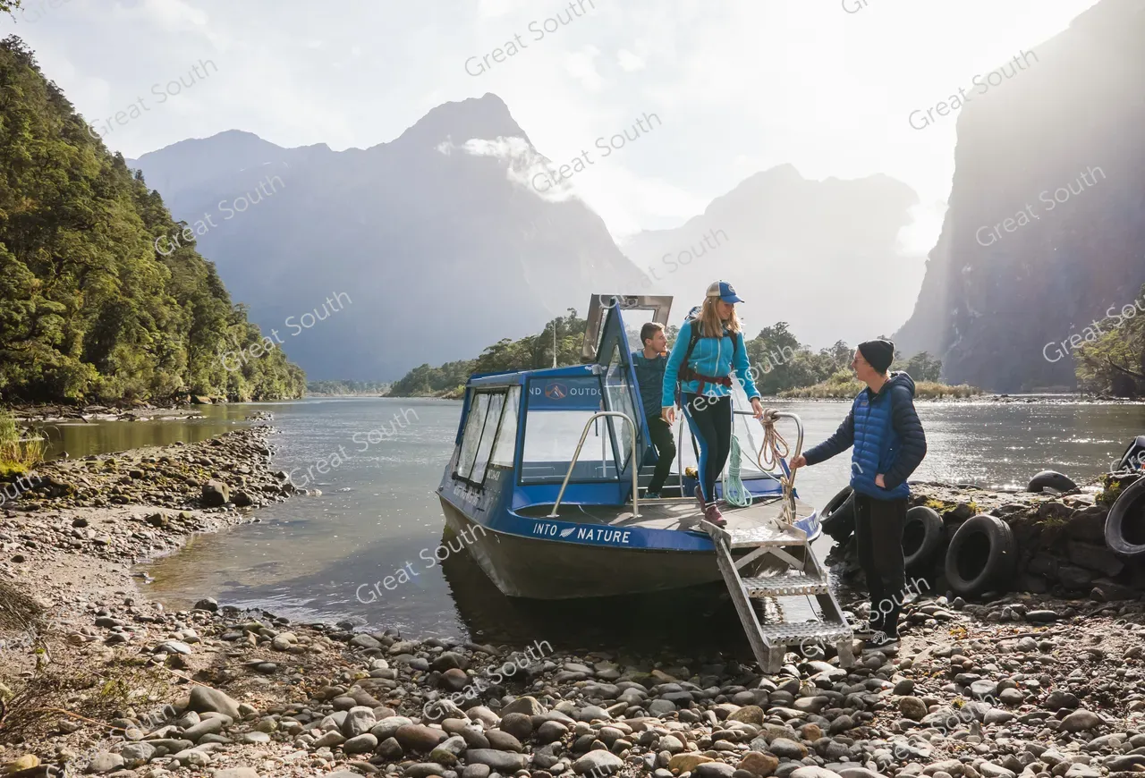 Milford Track Day Walk, Milford Sound - Credit Fiordland Outdoors (1)
