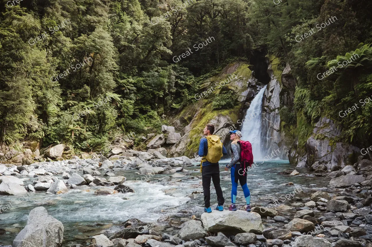 Giant Gate Falls - Milford Track Day Walk - Milford Sound End - Credit Fiordland Outdoors (4)