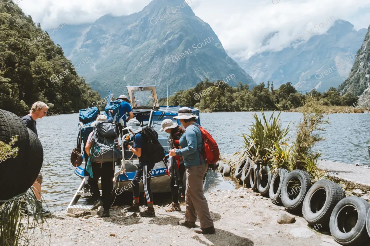 Sandfly Point Water Taxi - Credit Fiordland Outdoors (4)