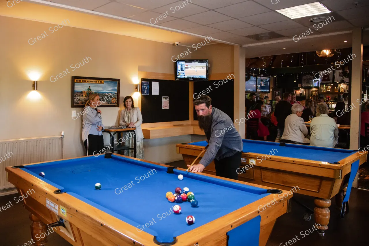 Ascot Sports Bar - Southland, New Zealand - Credit Ascot Park Hotel (1)