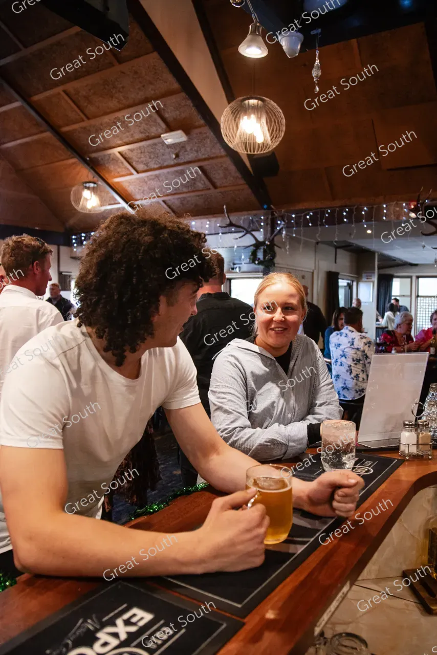 Ascot Sports Bar - Southland, New Zealand - Credit Ascot Park Hotel (6)