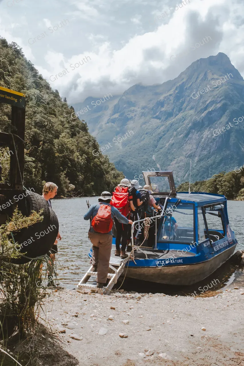 Sandfly Point Water Taxi - Credit Fiordland Outdoors (5)