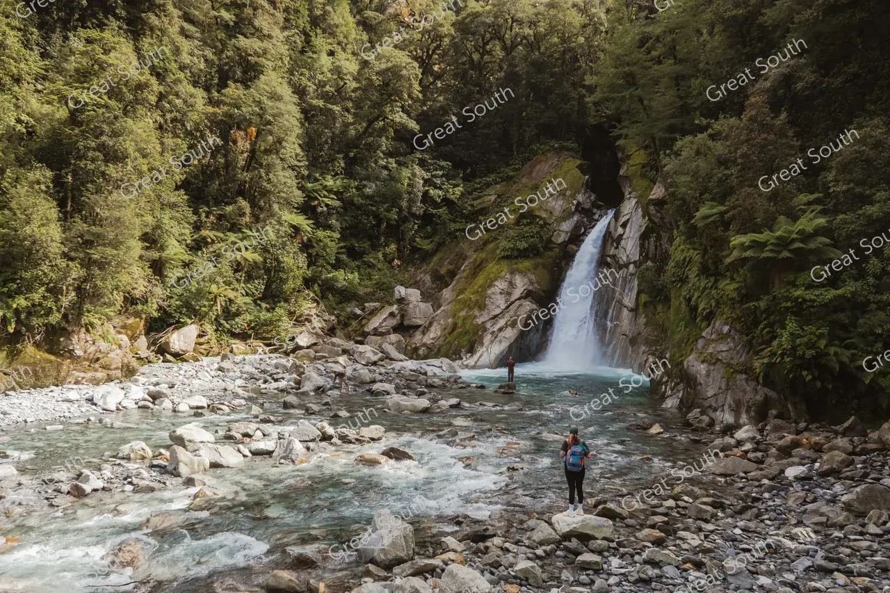 Giant Gate Falls - Milford Track Day Walk - Milford Sound End - Credit Fiordland Outdoors (2)