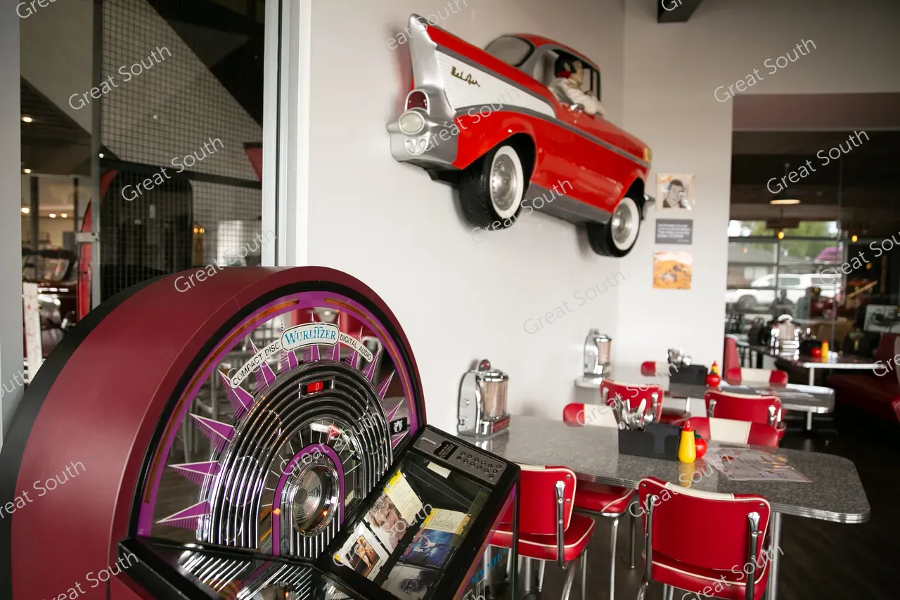 The Grille Cafe, Bill Richardson Transport World - Suthland, New Zealand - Credit The Grille (3)