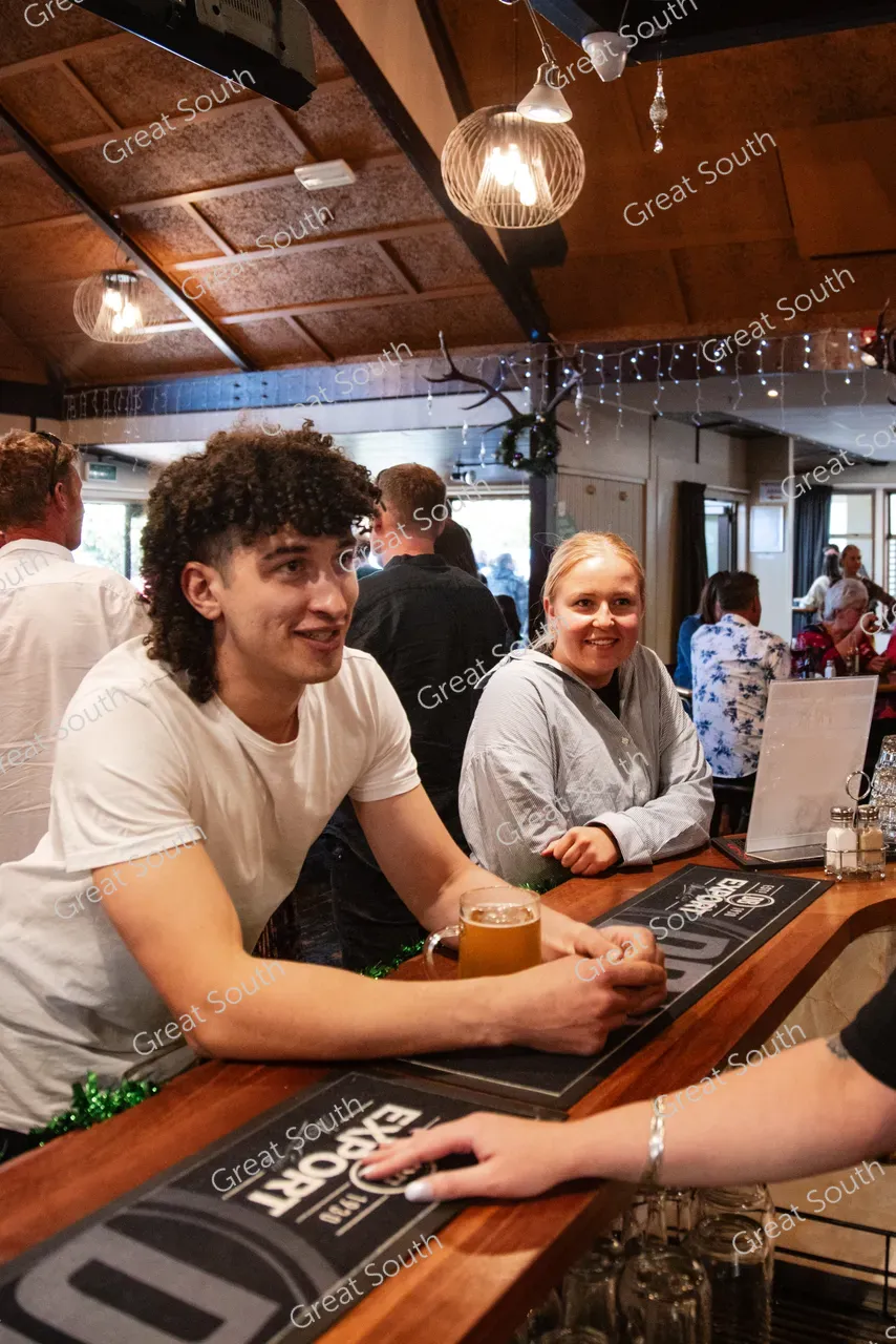 Ascot Sports Bar - Southland, New Zealand - Credit Ascot Park Hotel (4)