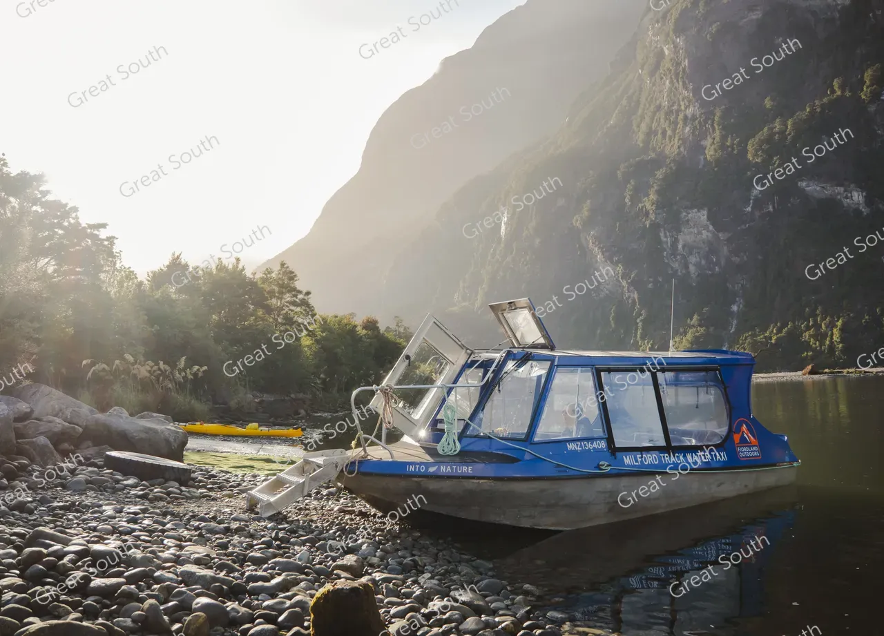 Sandfly Point Water Taxi - Credit Fiordland Outdoors (6)