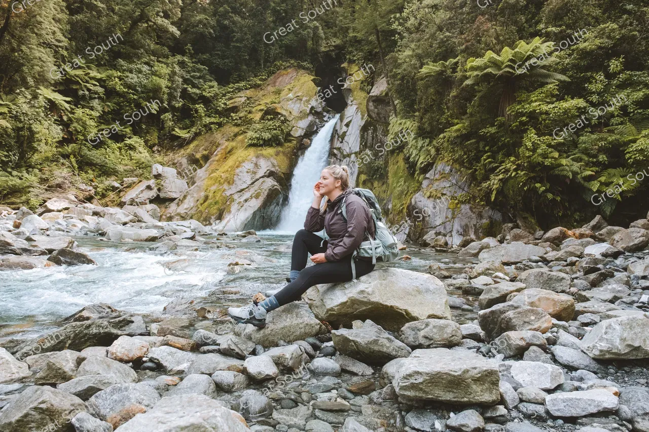 Giant Gate Falls - Milford Track Day Walk - Milford Sound End - Credit Fiordland Outdoors (7)