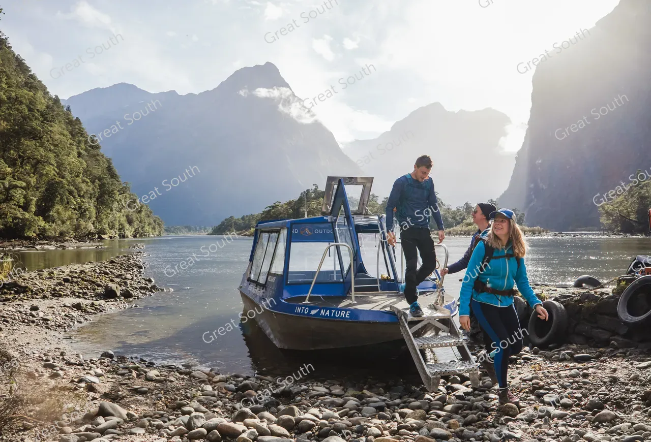 Milford Track Day Walk, Milford Sound - Credit Fiordland Outdoors (3)