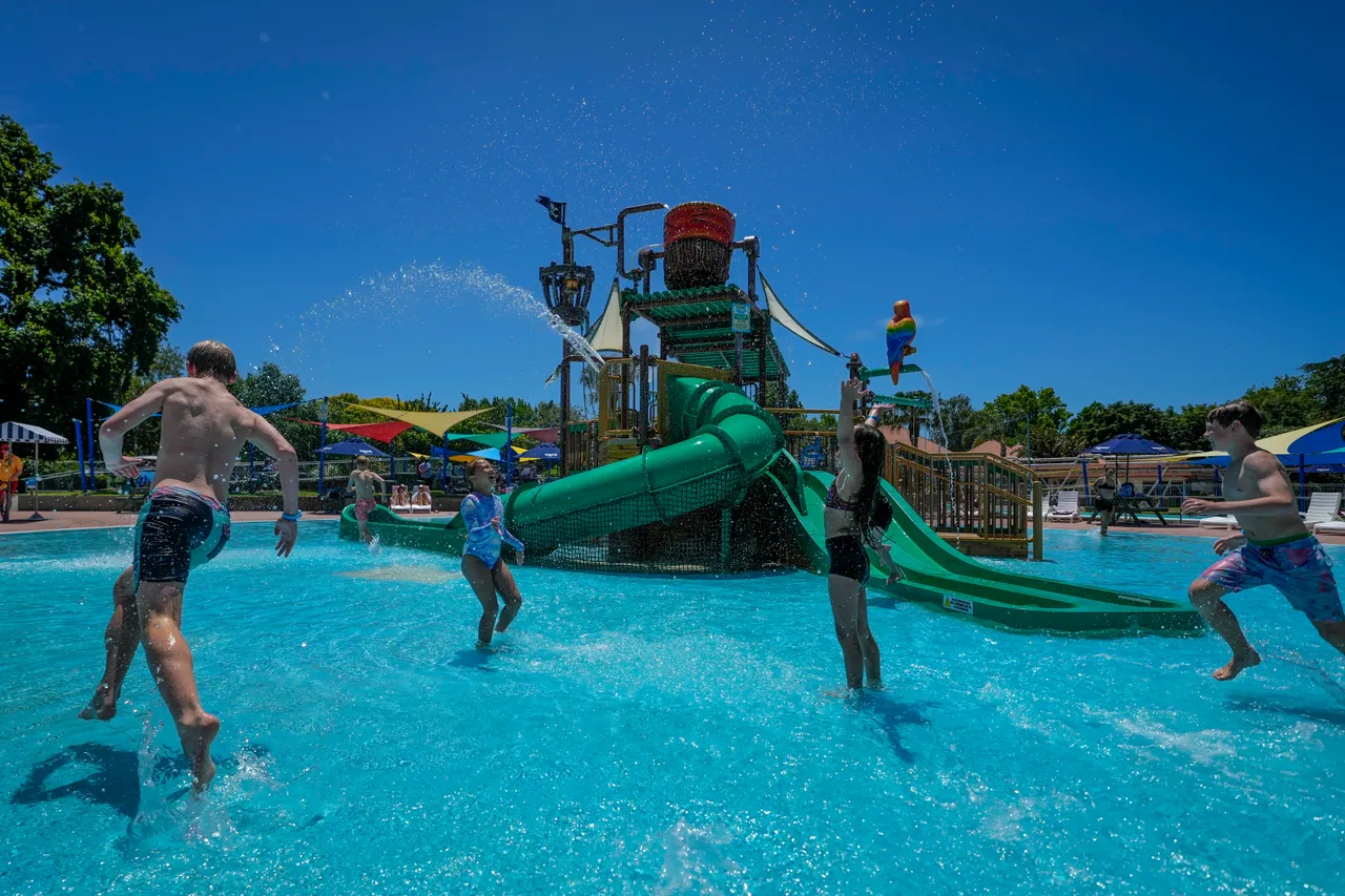 Hastings District Council Photo Library - JC - Splash Planet 2024 (198)