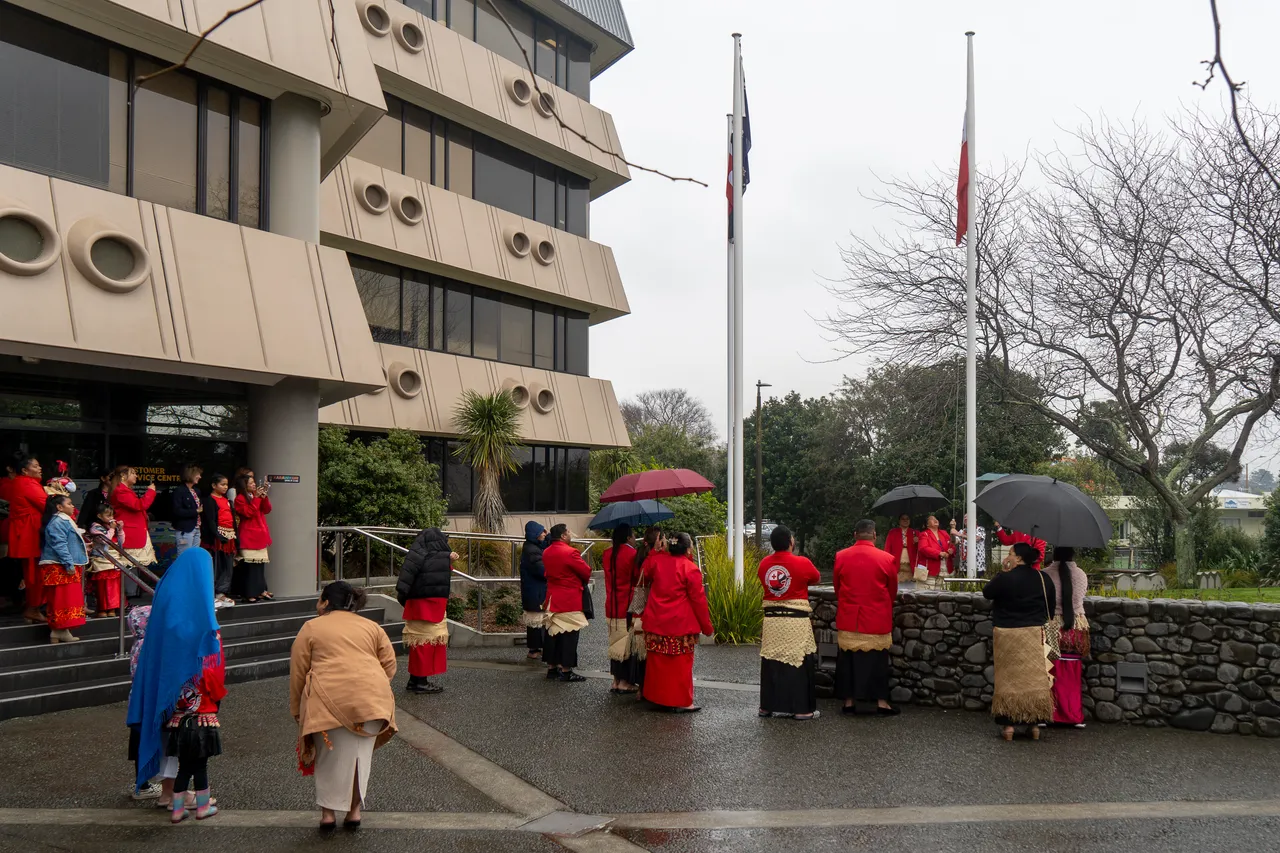 Tongan Flag Raising-01