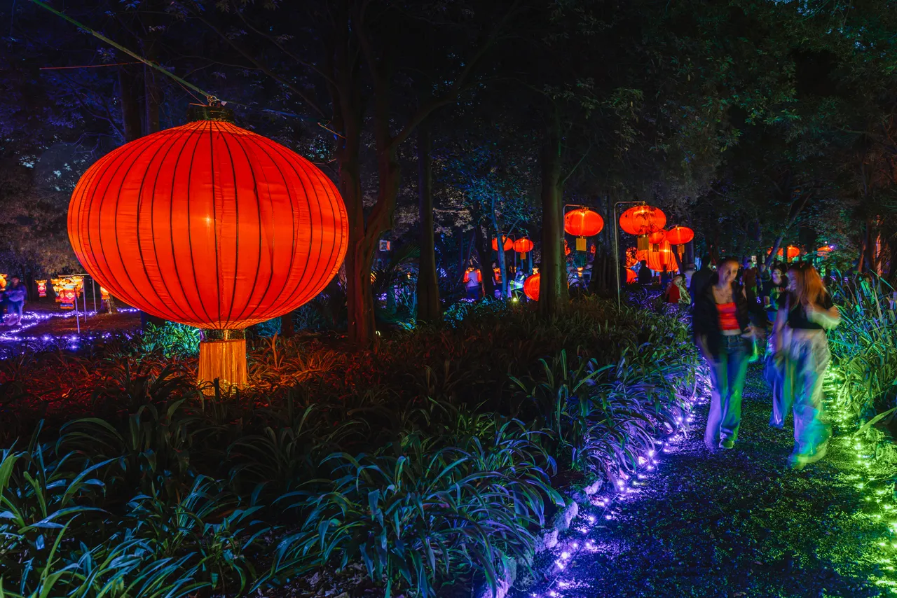 Osmanthus-Gardens-Lantern-Fest-Apr-2025-39