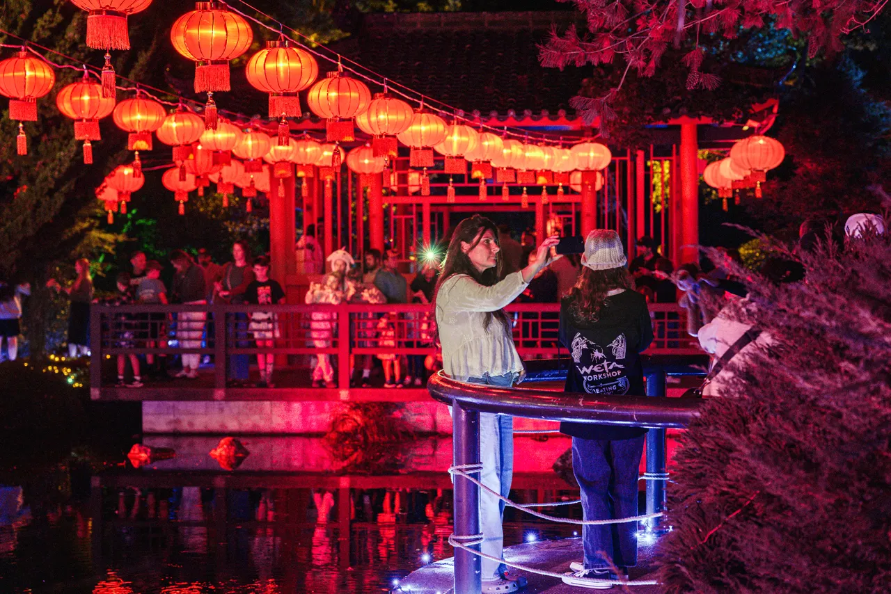 Osmanthus-Gardens-Lantern-Fest-Apr-2025-56