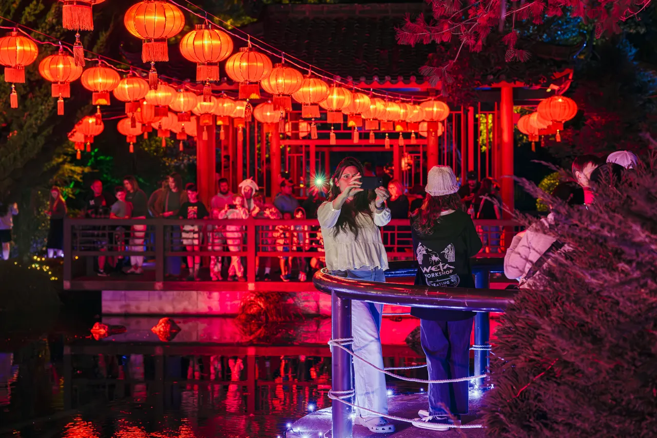 Osmanthus-Gardens-Lantern-Fest-Apr-2025-57