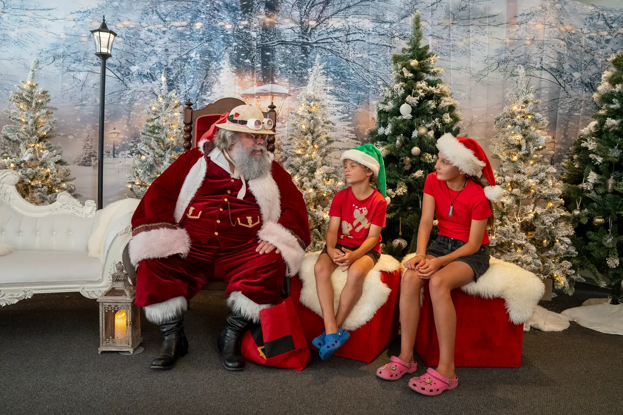 Santa's Grotto 2025-39