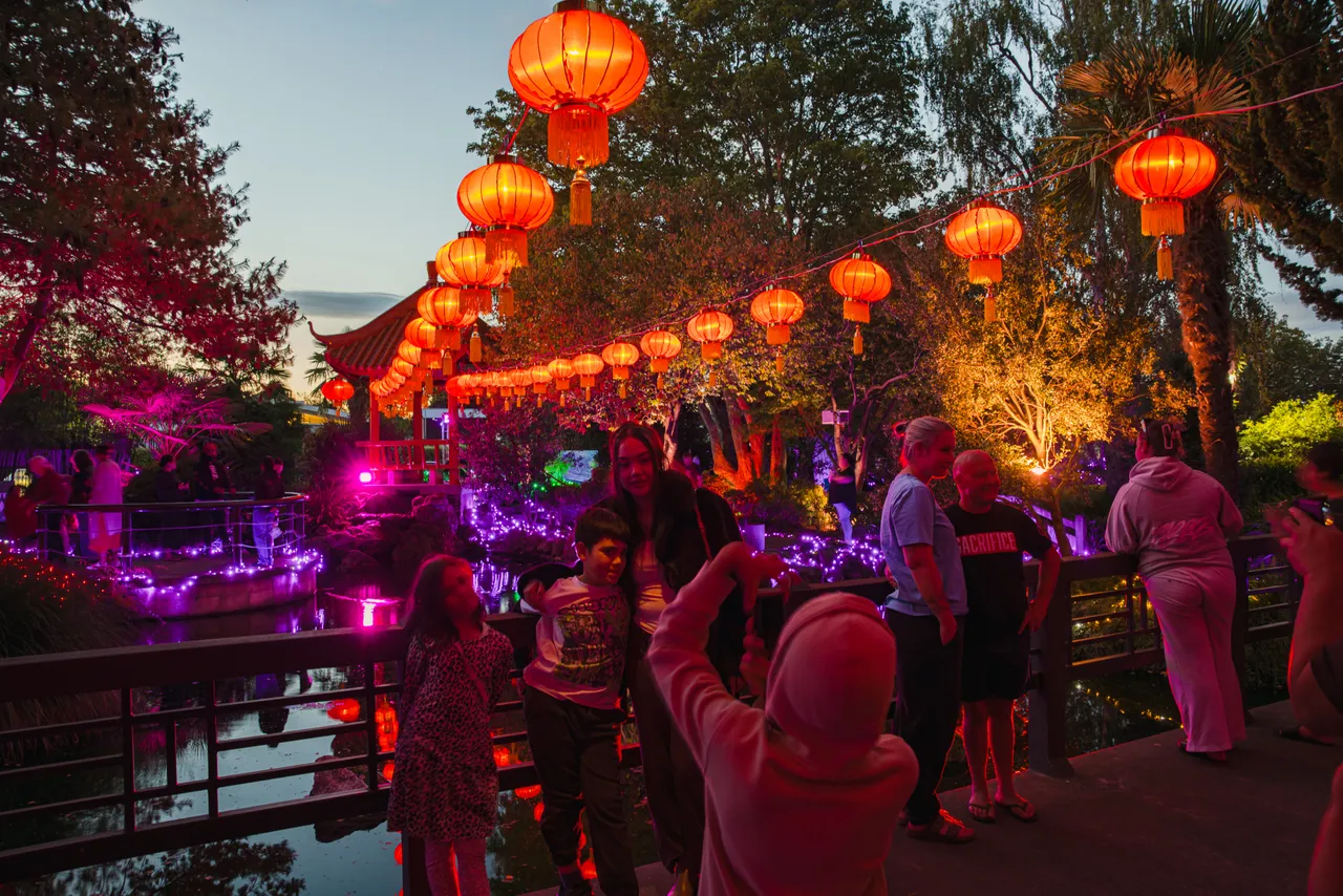 Osmanthus-Gardens-Lantern-Fest-Apr-2025-28