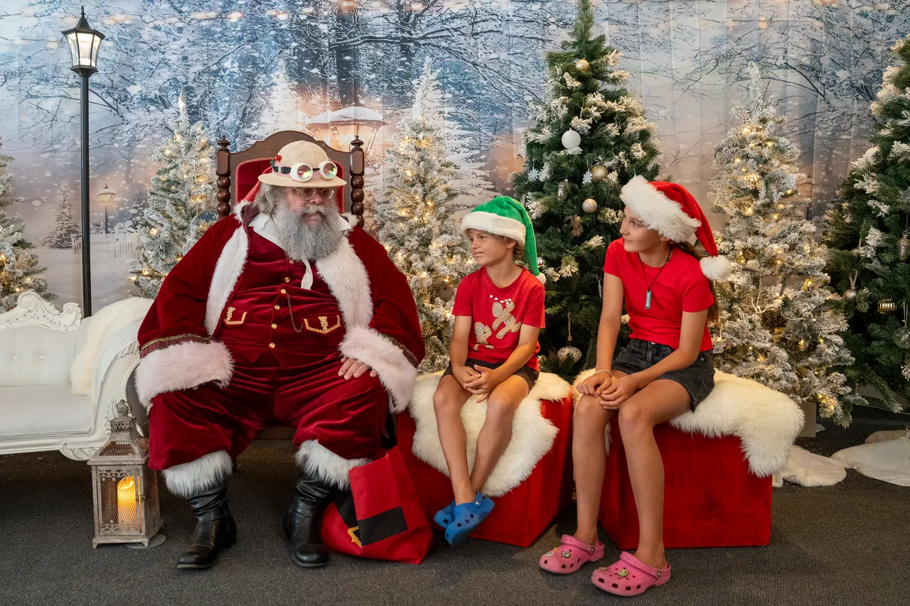 Santa's Grotto 2025-38
