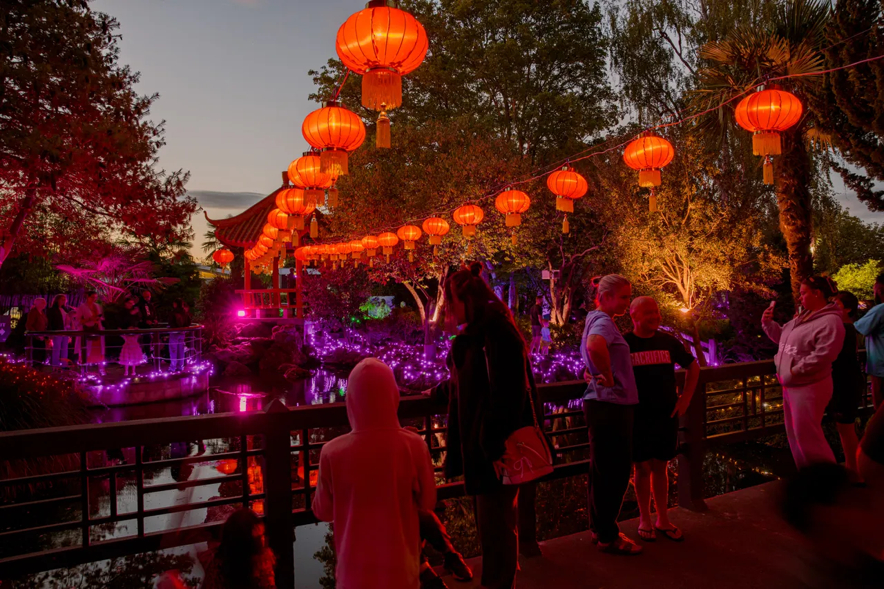 Osmanthus-Gardens-Lantern-Festival 2025 (27)