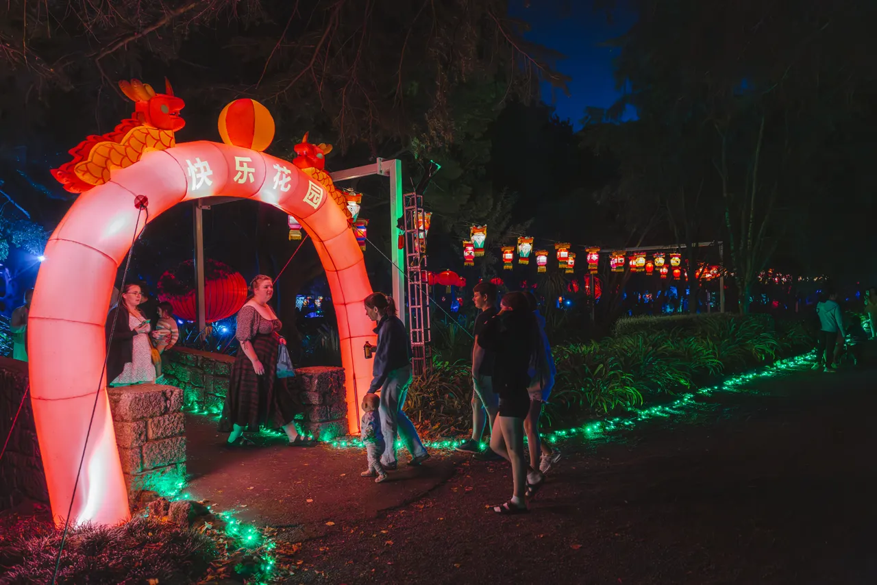 Osmanthus-Gardens-Lantern-Fest-Apr-2025-44