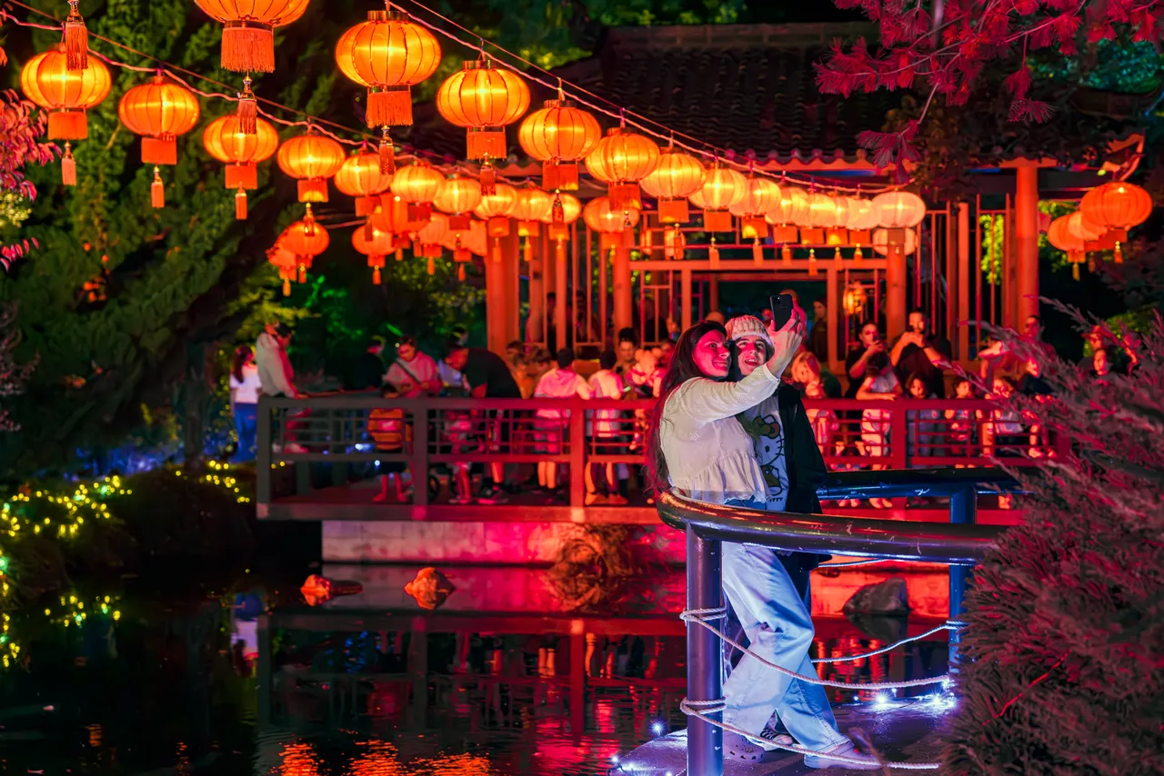 Osmanthus-Gardens-Lantern-Fest-Apr-2025-54