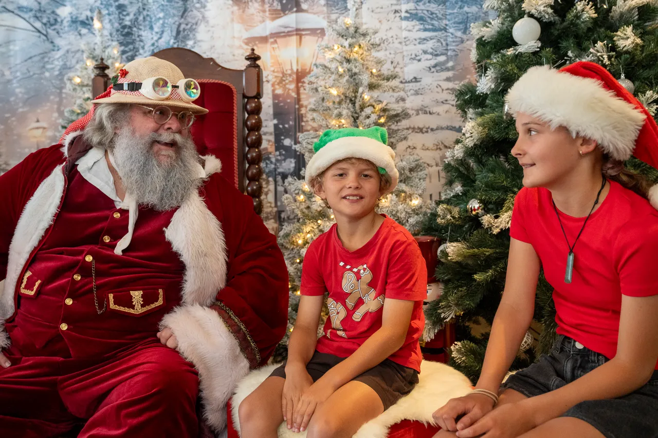 Santa's Grotto 2025-30