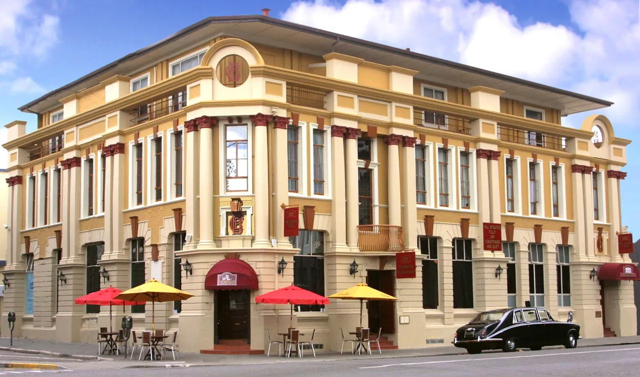 The County Hotel
