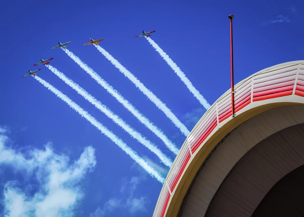 Aerial Display at Art Deco Festival