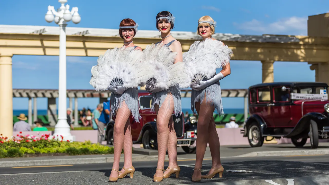 Art Deco Trust - Dancers