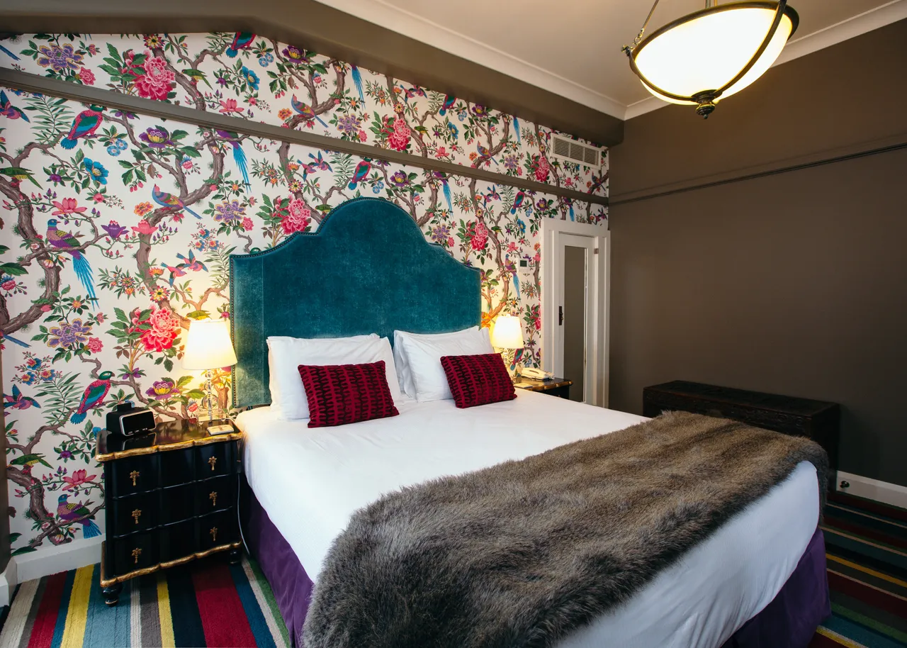 Art Deco suite at Art Deco Masonic Hotel