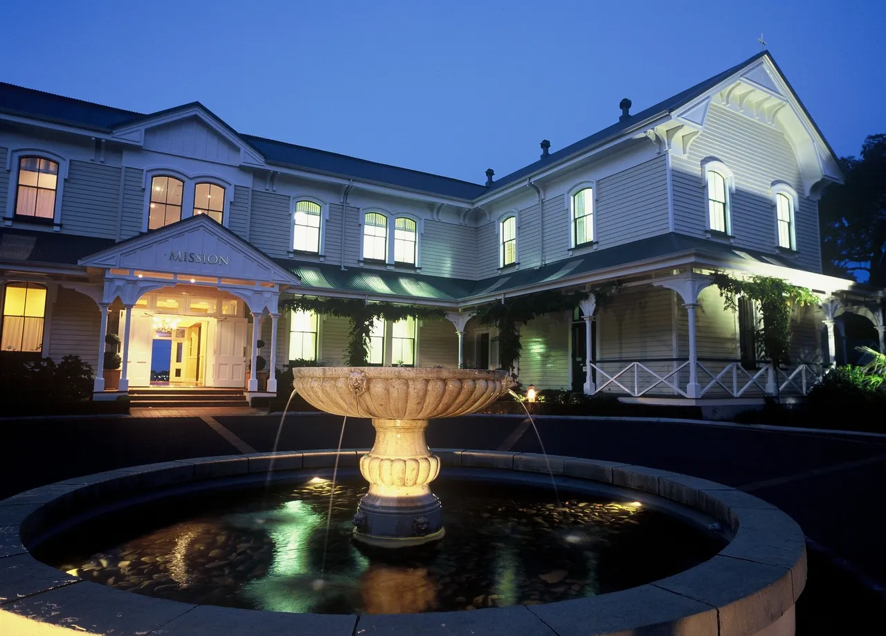 Mission Estate Building
