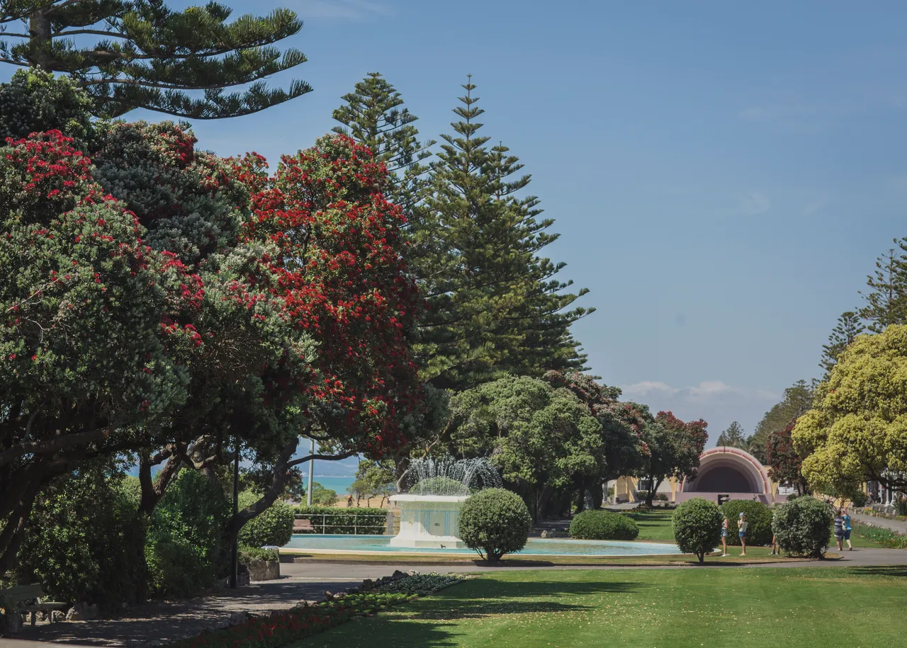 Tom Parker Fountain on Marine Parade