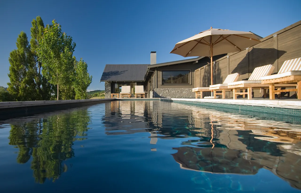 Black Barn Retreats Riverside Lodge 1