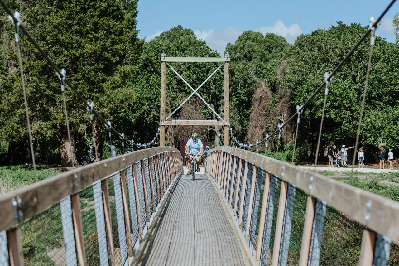 Album cover See and Do