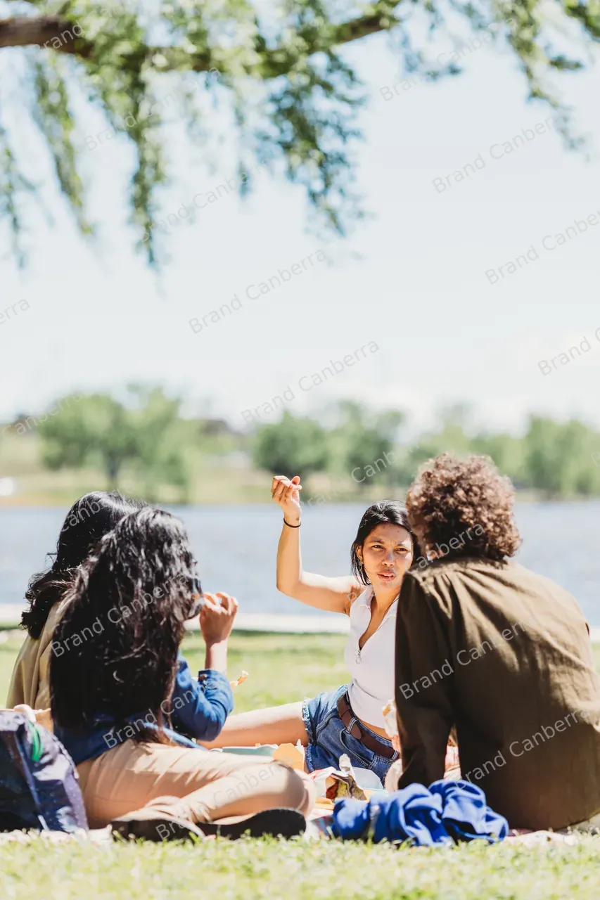 Students in Bowen Park in Barton (7)