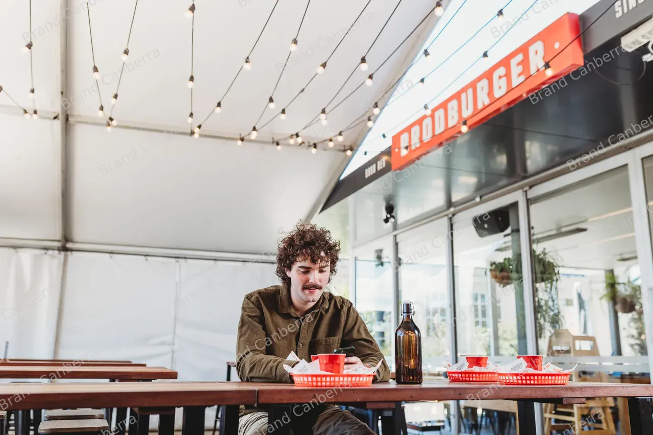 Students at Brodburger in Kingston (1)