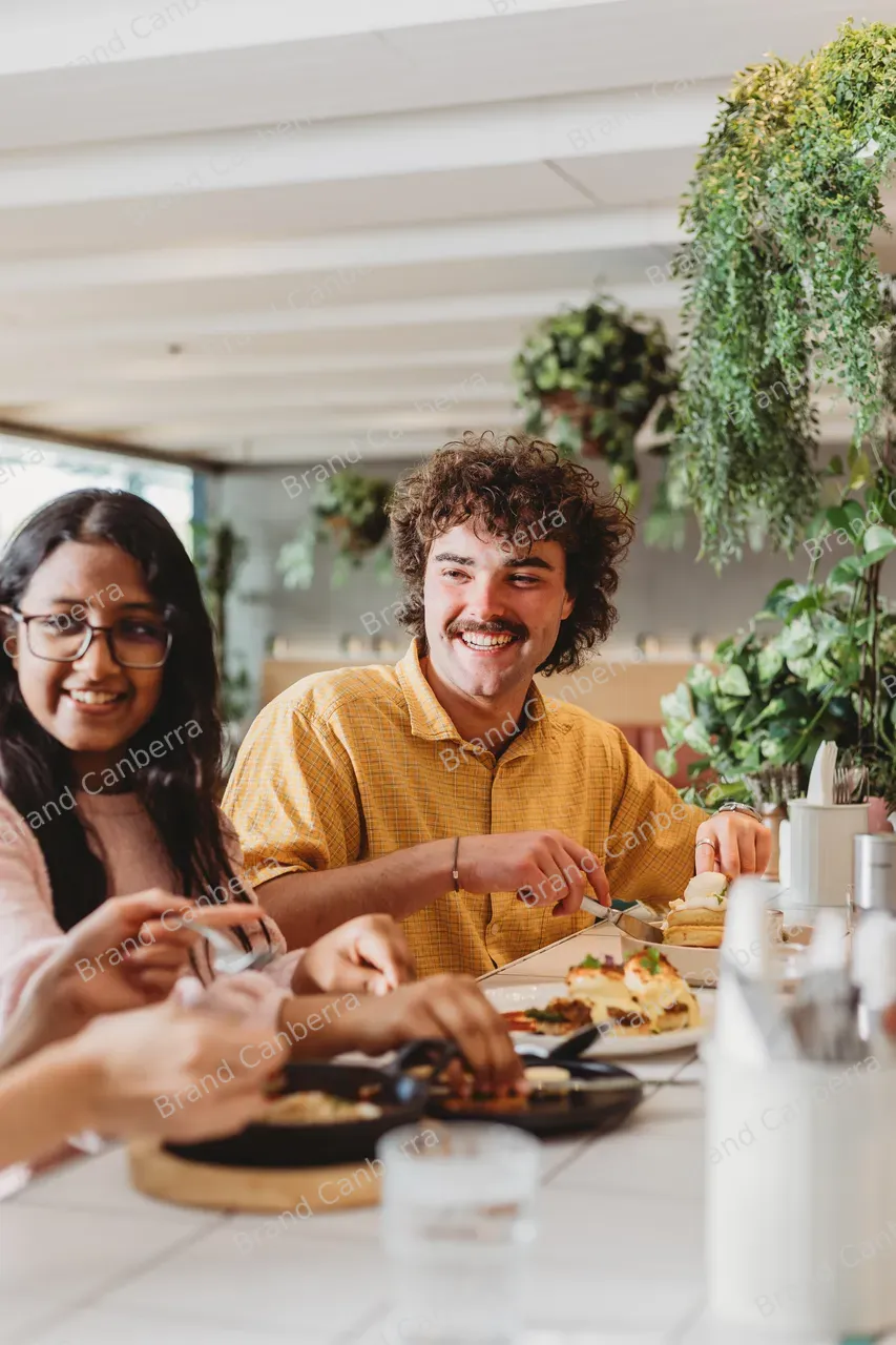 Students meeting at Dockside Cafe on the Kingston Foreshore (9)