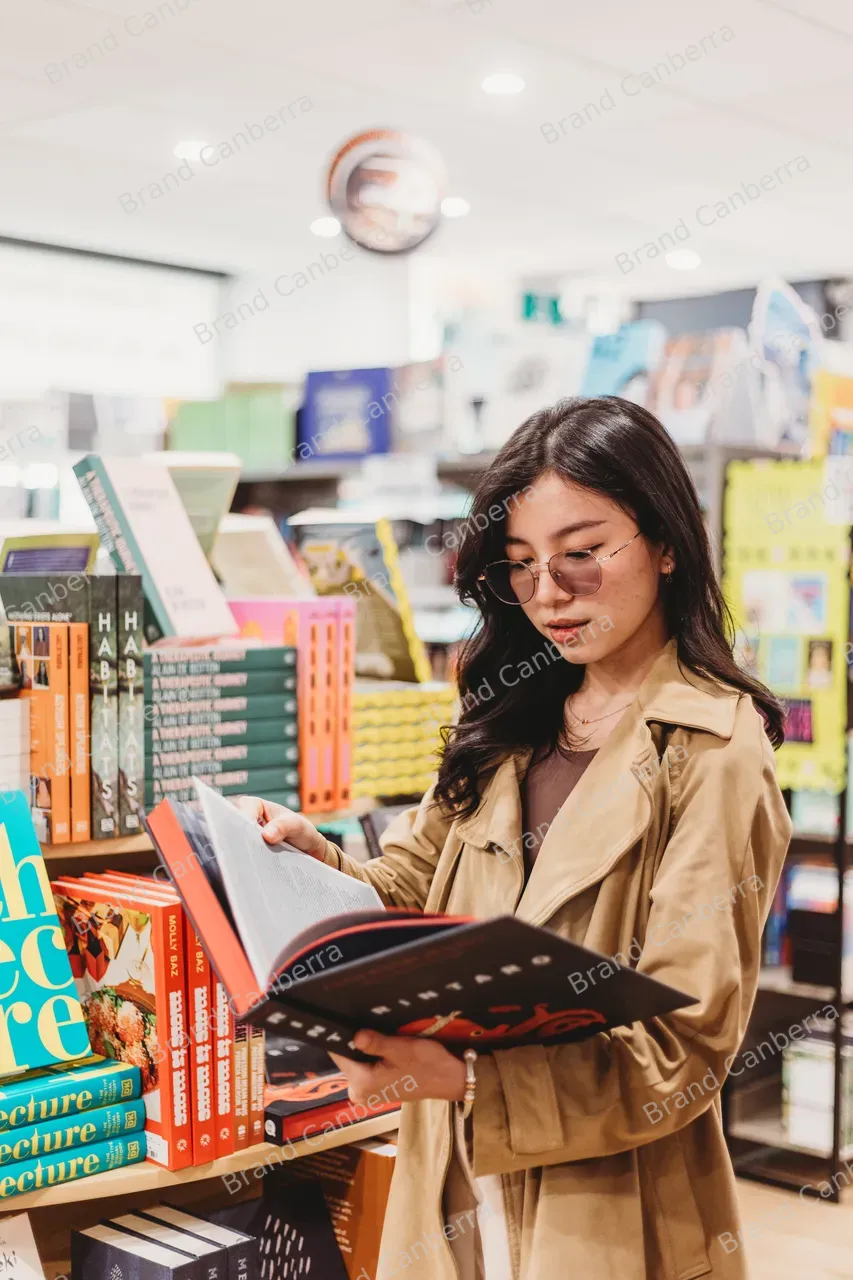 Students shopping in The Book Cow in Kingston (2)