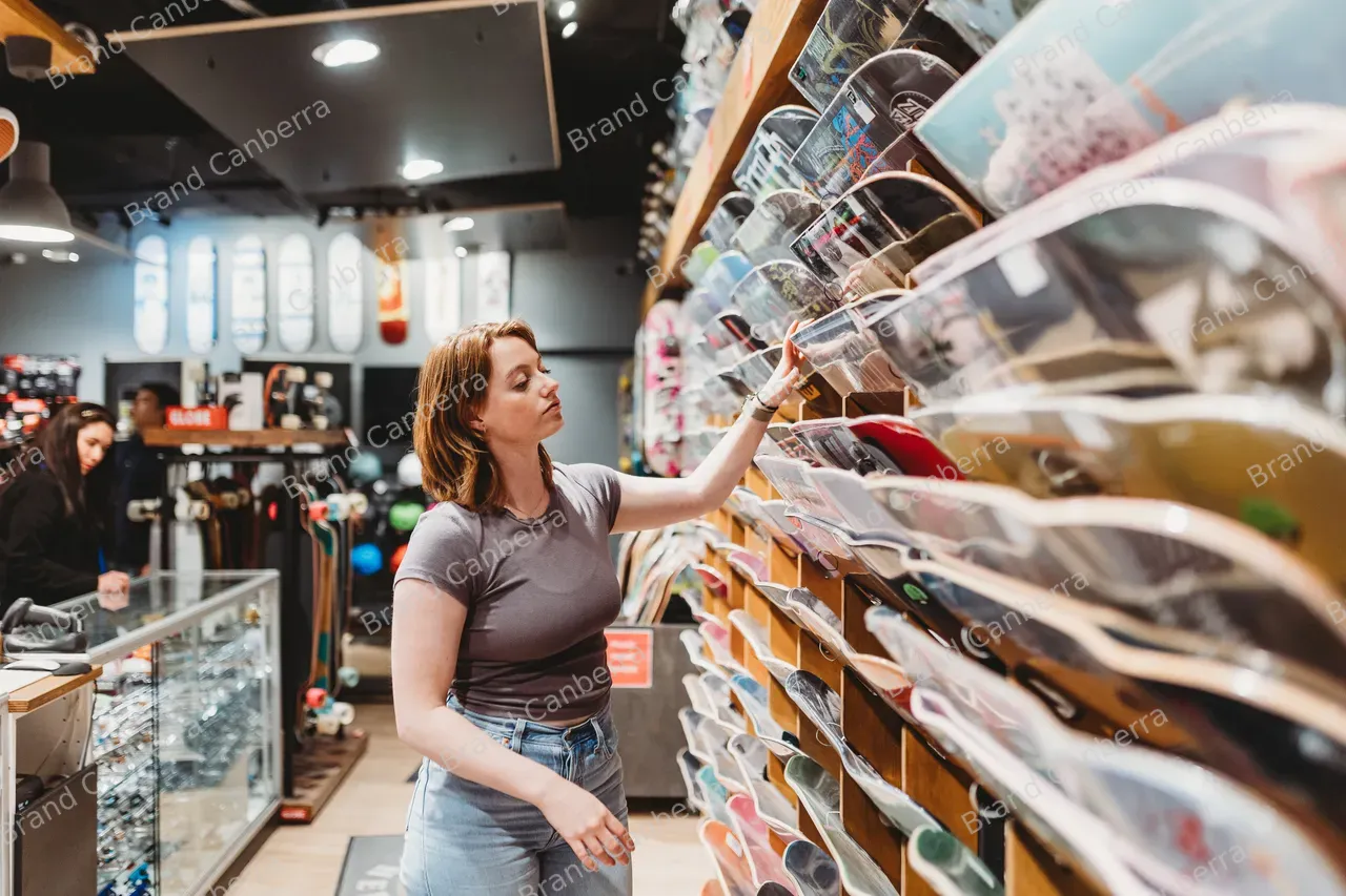 Students shopping at Trilogy Skate Shop in Braddon (11)