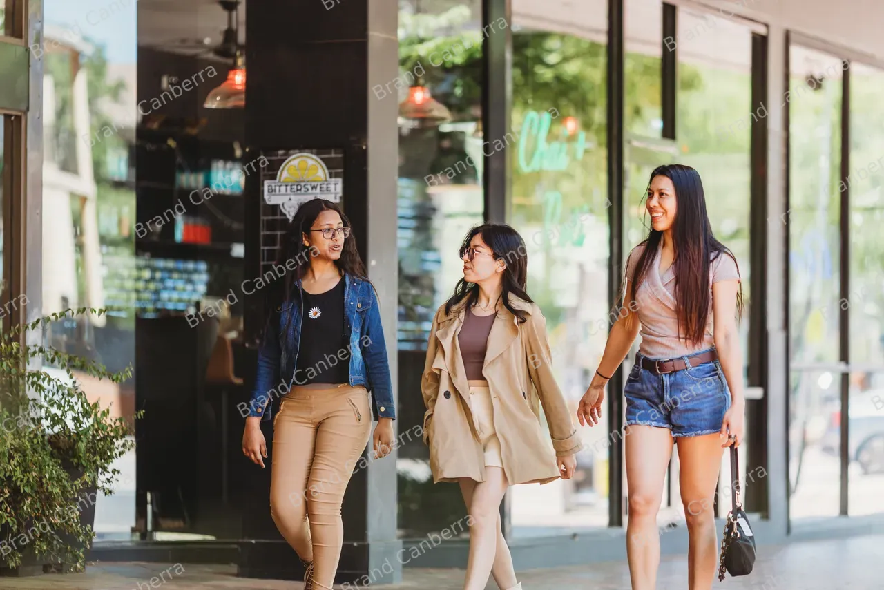 Students in Green Square in Kingston (2)