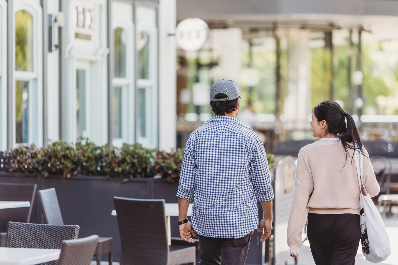 Students meeting at Rex Cafe on ANU Campus