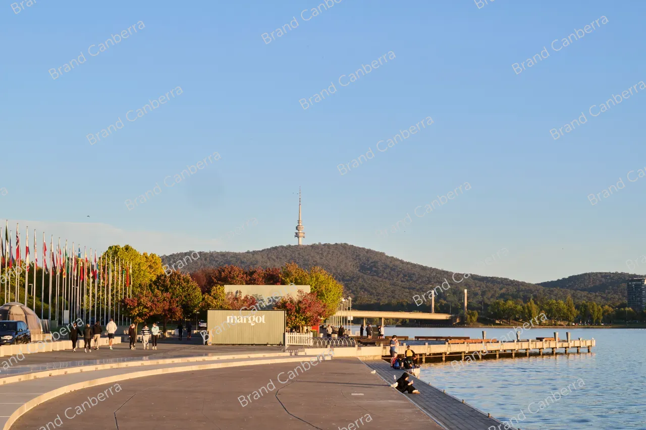 Sunrise scene at Lake Burley Griffin (14)