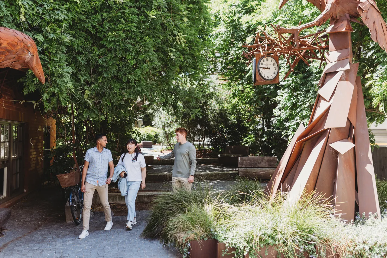 Students in New Acton - 100728